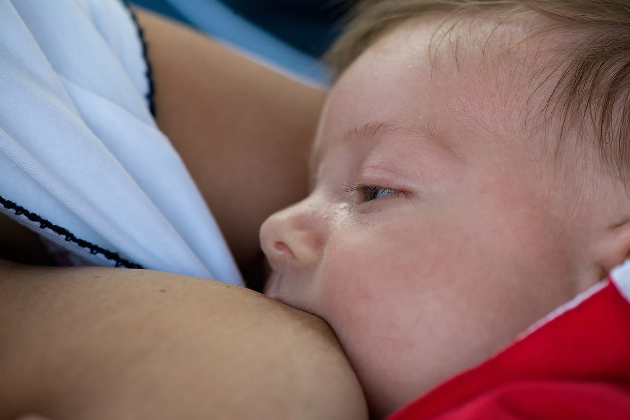 Amamentação: vantagens para a saúde do bebê e da mamãe